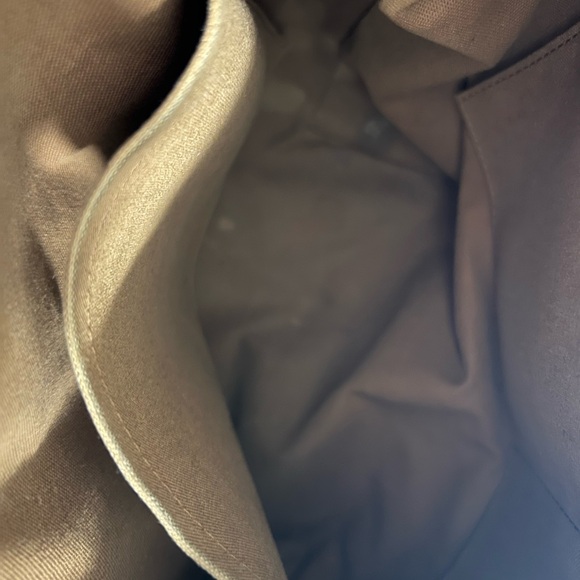 Louis Vuitton Totally MM Tote Bag - Picture 14 of 16